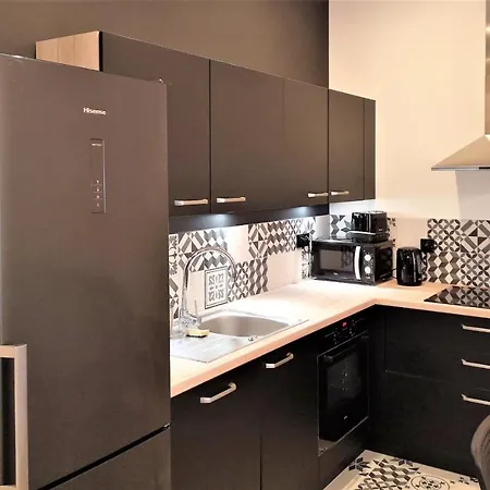 Superbe Et Vaste T4 Calme En Centre Ville #h9 Appartement *